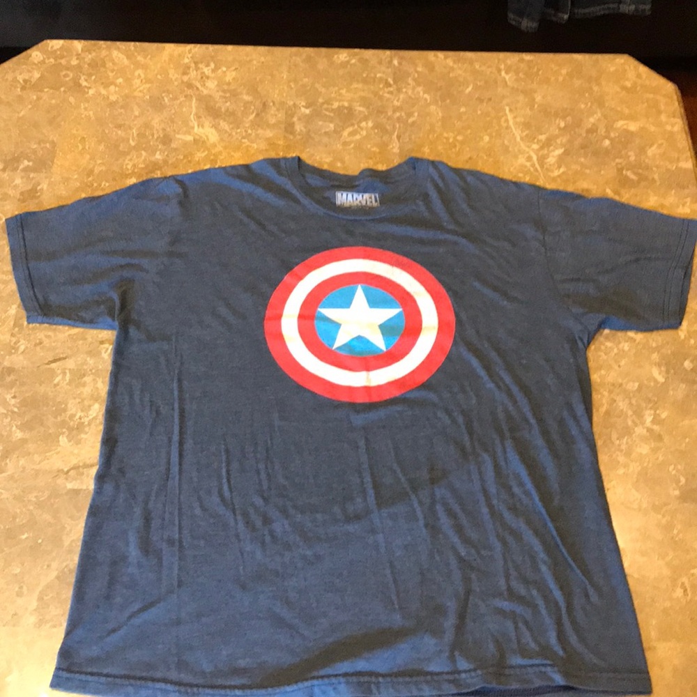 MARVEL CAPTAIN AMERICA GRAPHIC TEE